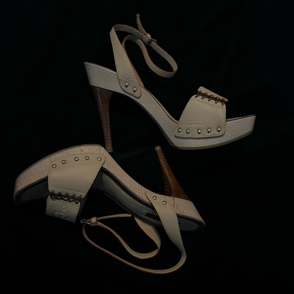 Louis Vuitton Heels - Picture 1 of 5
